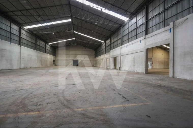 Armazém para Venda em Além da Ribeira e Pedreira Foto 34