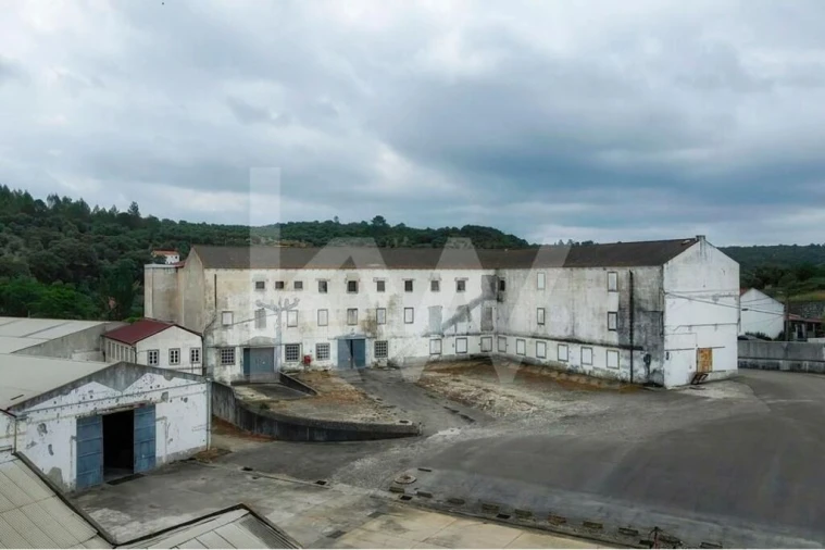 Armazém para Venda em Além da Ribeira e Pedreira Foto 45