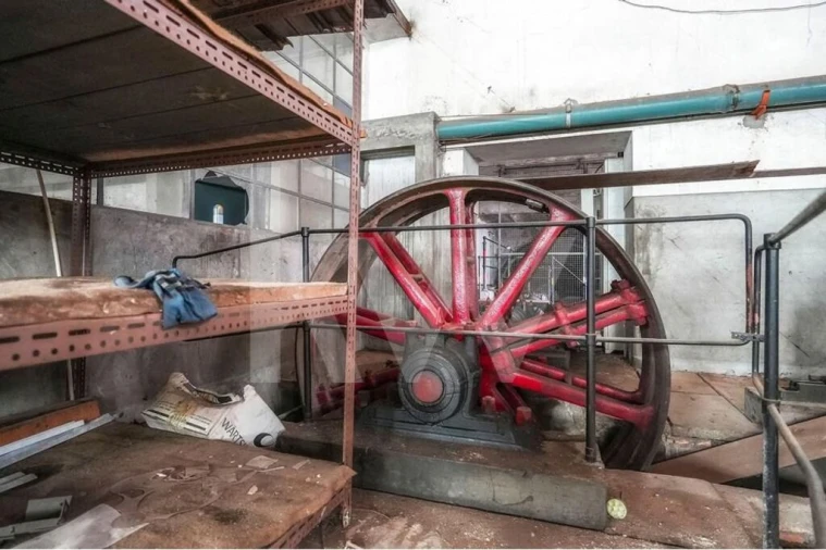 Armazém para Venda em Além da Ribeira e Pedreira Foto 16