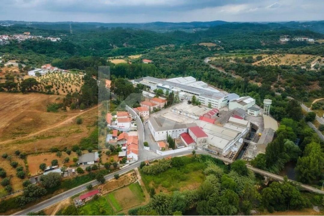 Armazém para Venda em Além da Ribeira e Pedreira Foto 9