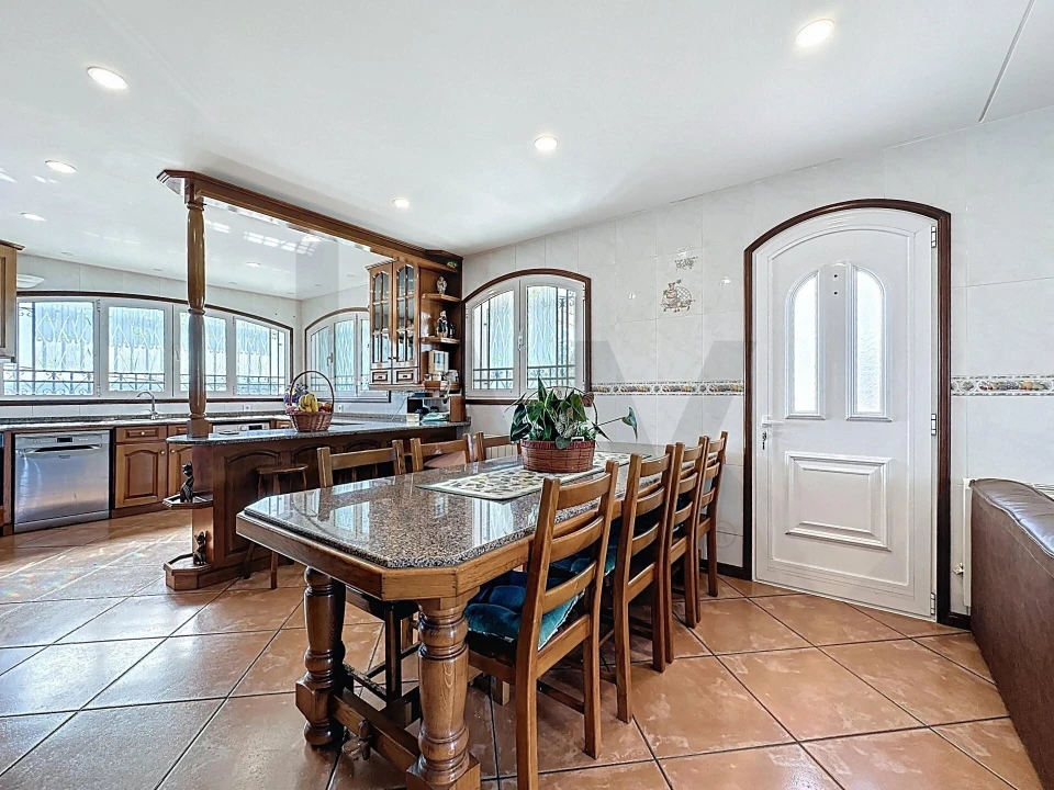 Moradia T5 para Venda em Escapães Foto 12