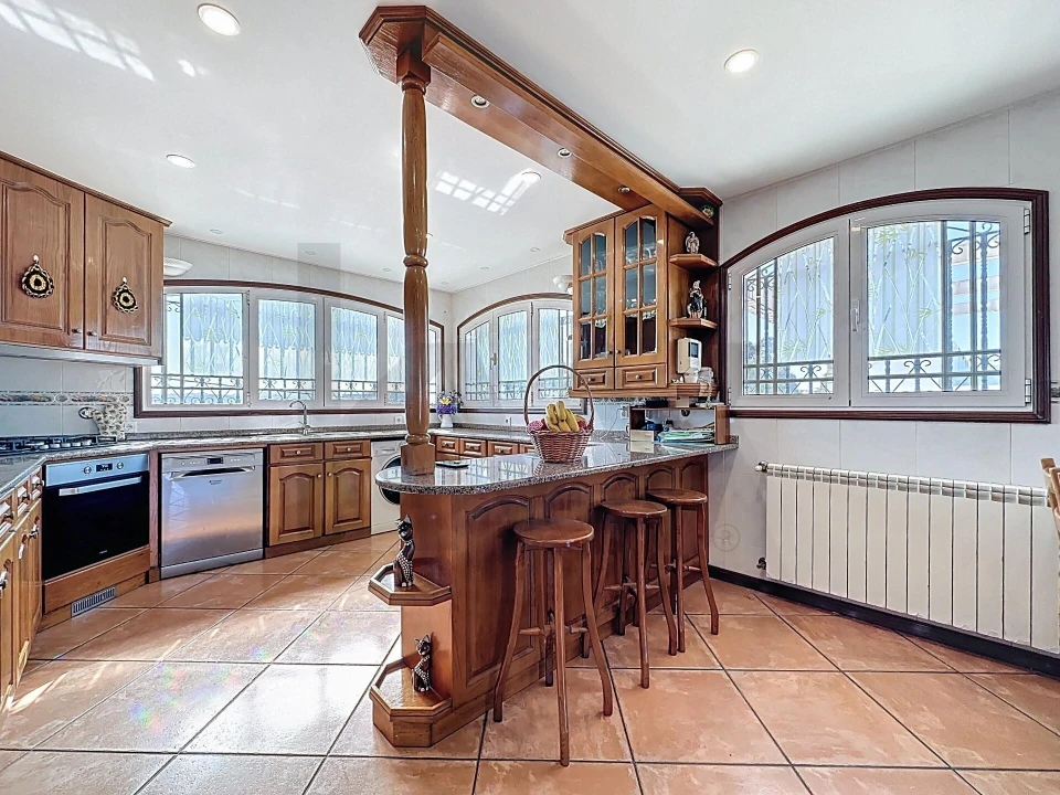 Moradia T5 para Venda em Escapães Foto 13