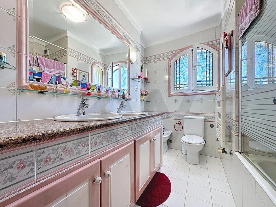 Moradia T5 para Venda em Escapães Foto 47