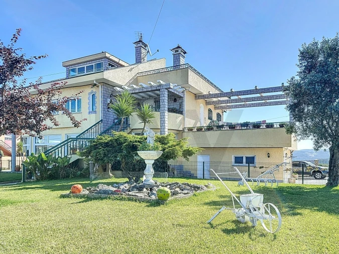 Moradia T5 para Venda em Escapães