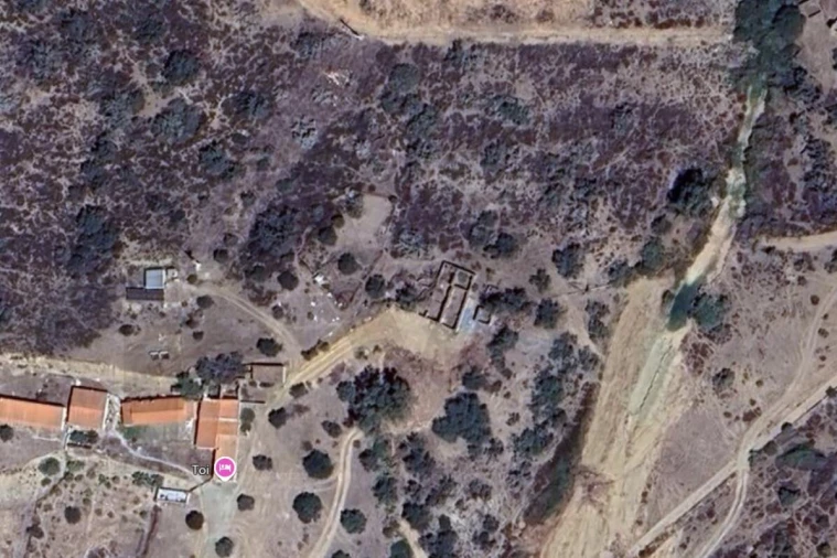 Moradia T1 para Venda em Corte do Pinto Foto 21