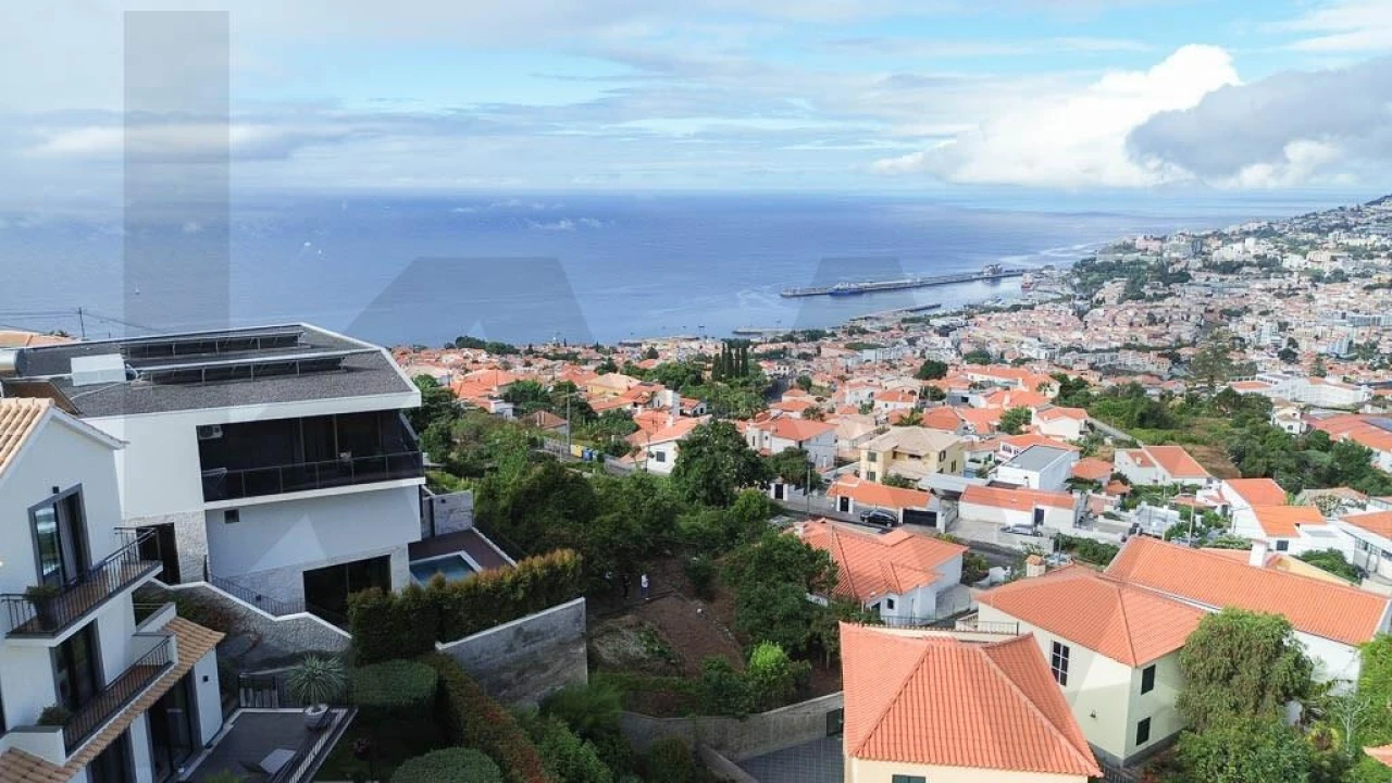 Terreno para Venda em Funchal (Santa Maria Maior) Foto 11