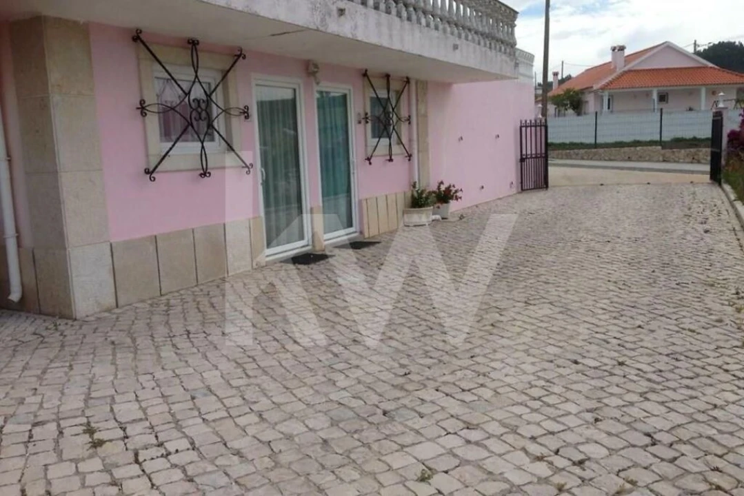 Moradia T4 para Venda em Vila Verde dos Francos Foto 7