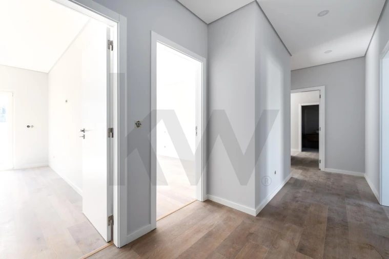 Moradia T4 para Venda em Santo Isidoro Foto 12