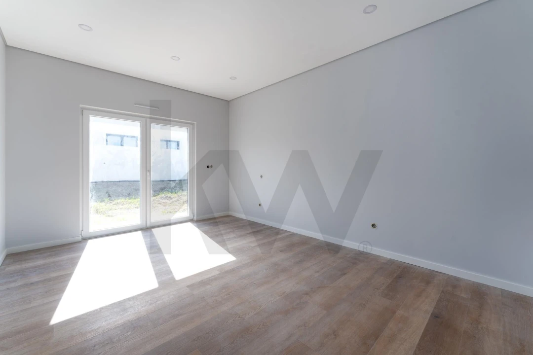 Moradia T4 para Venda em Santo Isidoro Foto 22