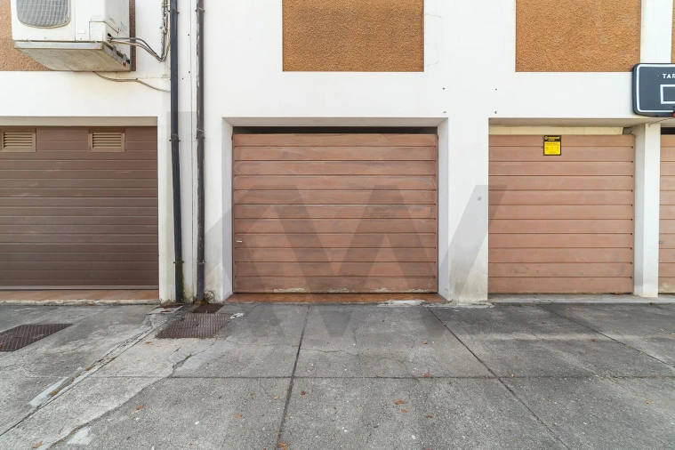 Garagem para Venda em Santa Maria da Feira, Travanca, Sanfins e Espargo Foto 19