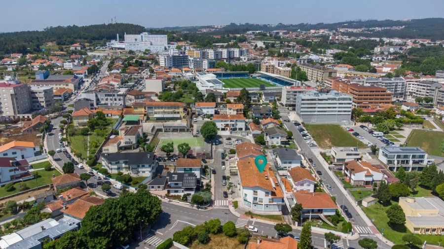 Garagem para Venda em Santa Maria da Feira, Travanca, Sanfins e Espargo Foto 2
