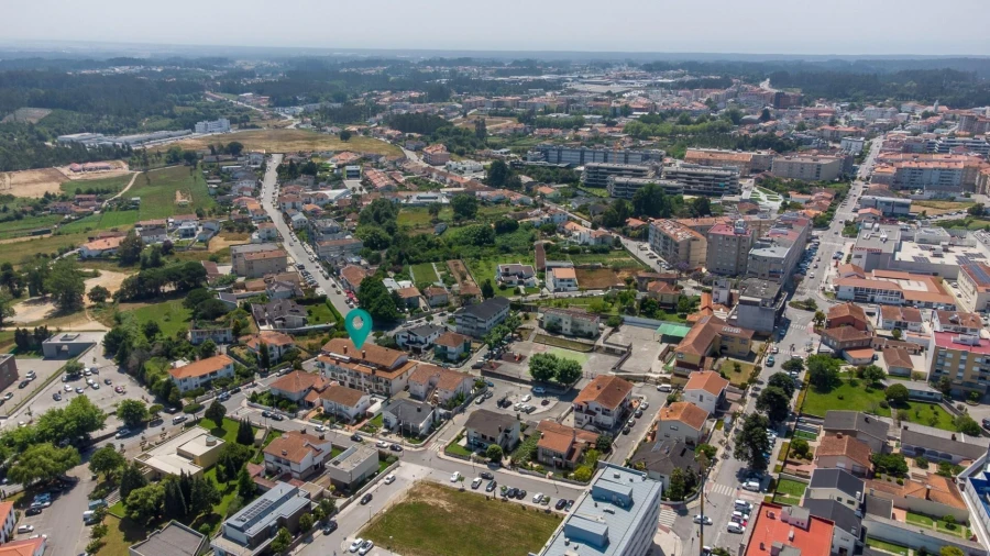 Garagem para Venda em Santa Maria da Feira, Travanca, Sanfins e Espargo Foto 12