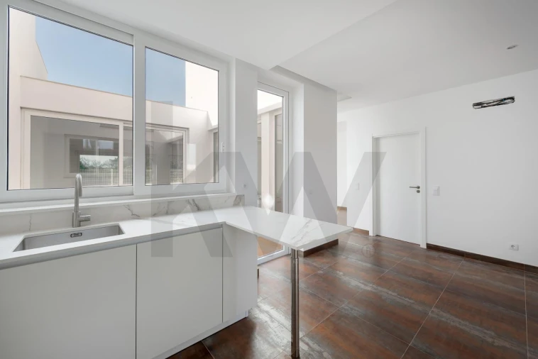 Moradia T3 para Venda em Vila de Sagres Foto 9