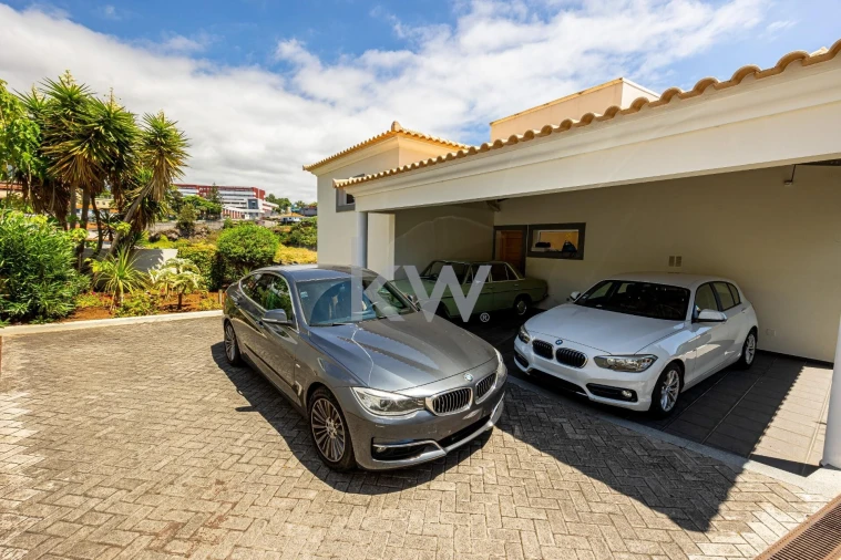 Moradia T4 para Venda em São Martinho Foto 11