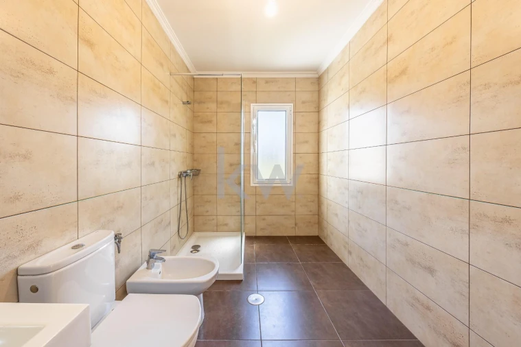 Moradia T4 para Venda em São Martinho Foto 40