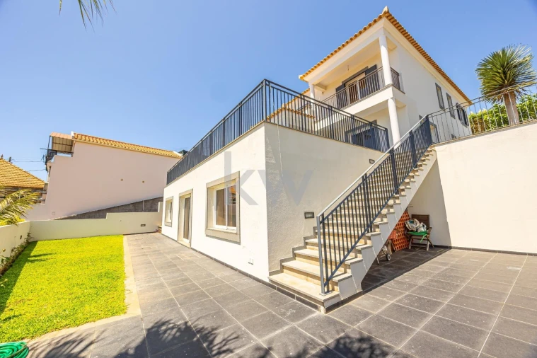 Moradia T4 para Venda em São Martinho Foto 7