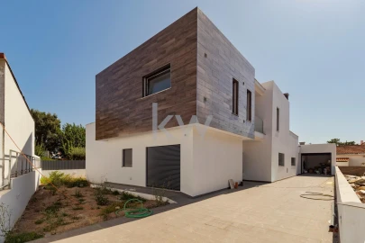 Moradia T5 para Venda em Azeitão (São Lourenço e São Simão)