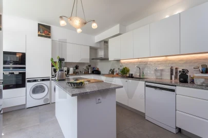Apartamento T3 para Venda em Algés, Linda-A-Velha e Cruz Quebrada-Dafundo