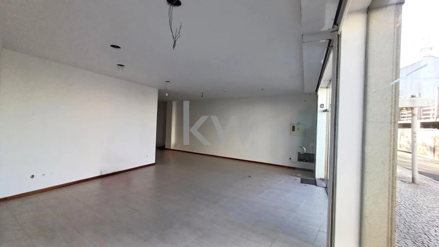 Loja para Arrendamento em Requeixo, Nossa Senhora de Fátima e Nariz Foto 5