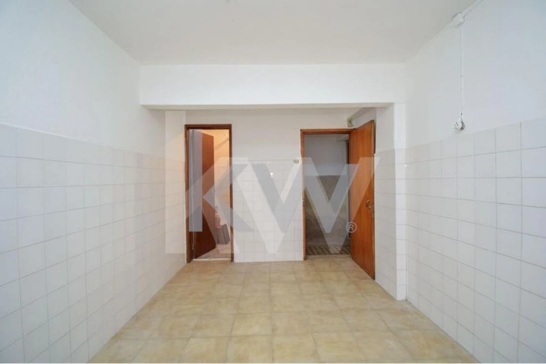 Armazém para Venda em Carcavelos e Parede Foto 3