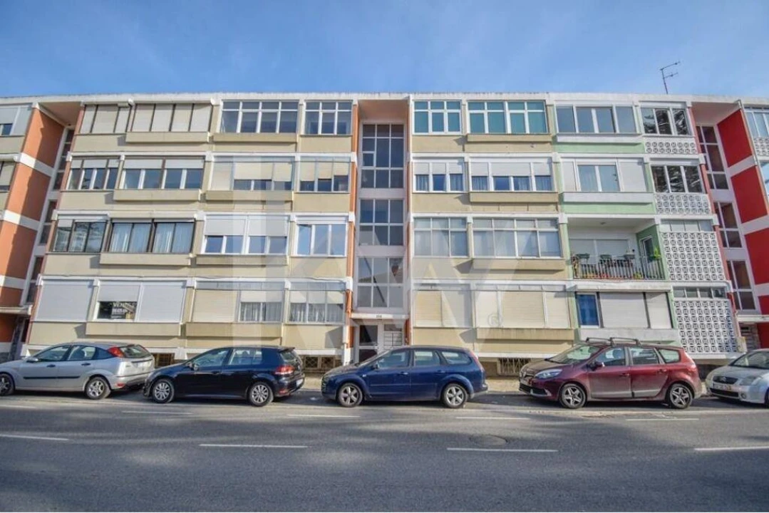 Armazém para Venda em Carcavelos e Parede Foto 6