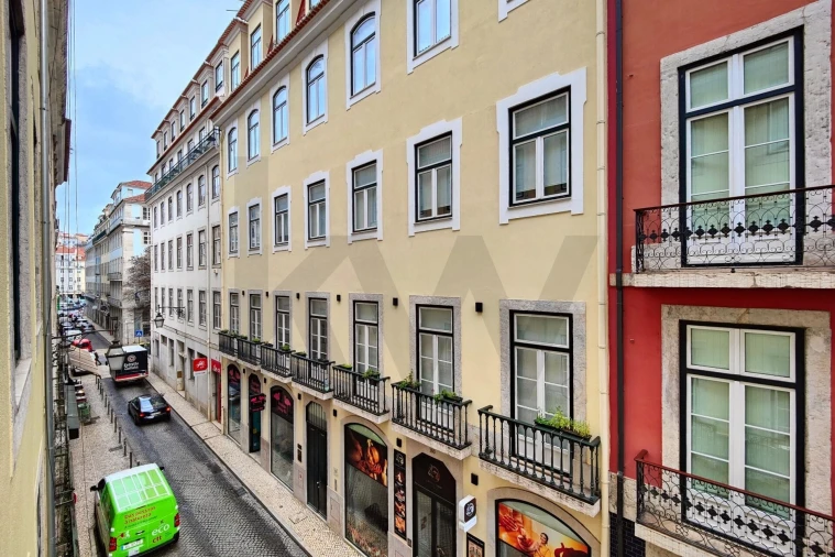 Apartamento T3 para Arrendamento em Santa Maria Maior Foto 50