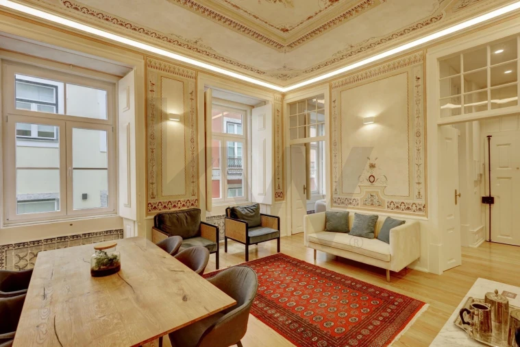 Apartamento T3 para Arrendamento em Santa Maria Maior