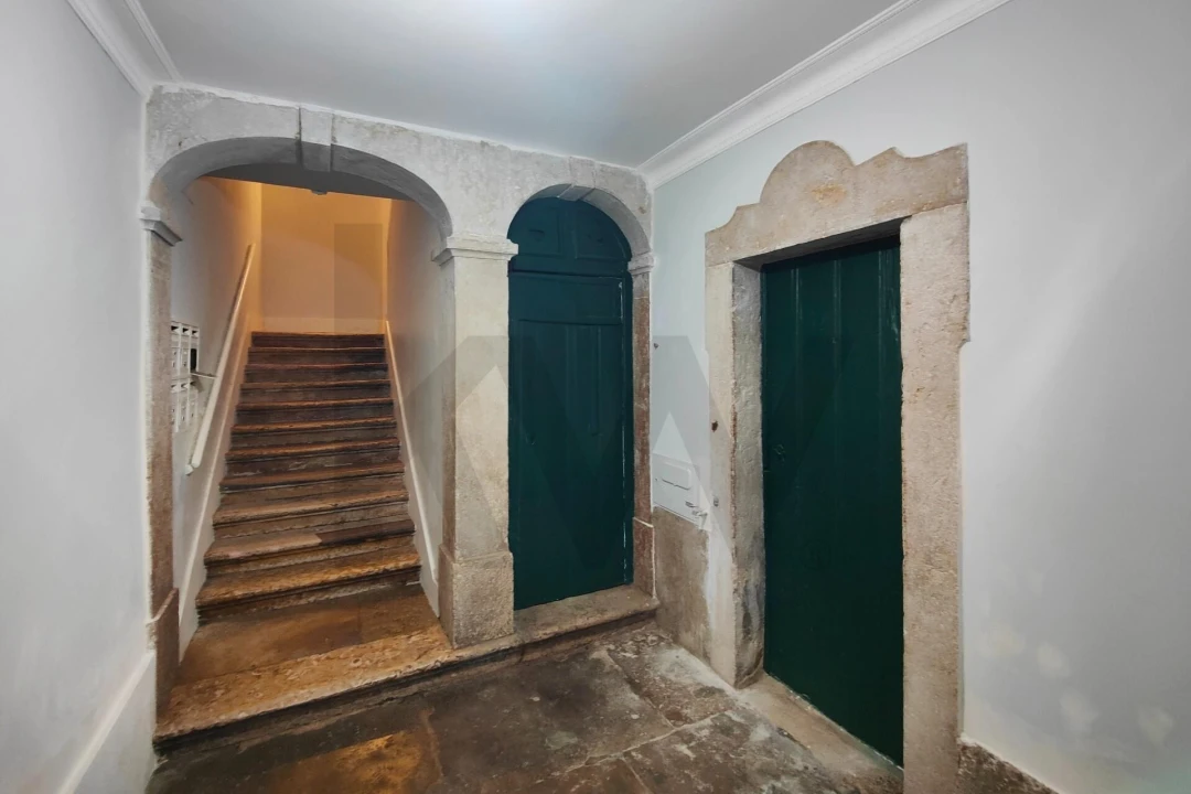 Apartamento T3 para Arrendamento em Santa Maria Maior Foto 48