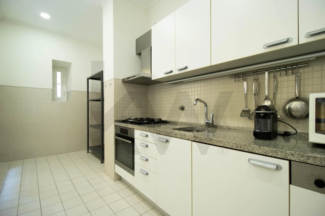 Apartamento T2 para Arrendamento em Santa Maria Maior Foto 9