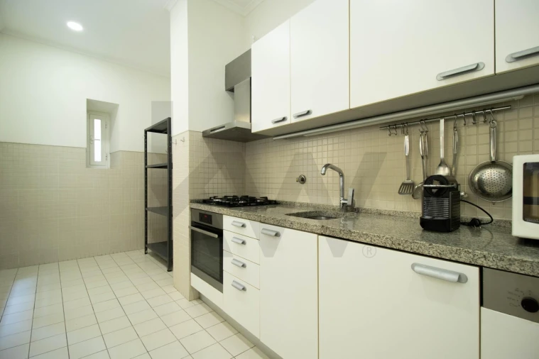 Apartamento T2 para Arrendamento em Santa Maria Maior Foto 9