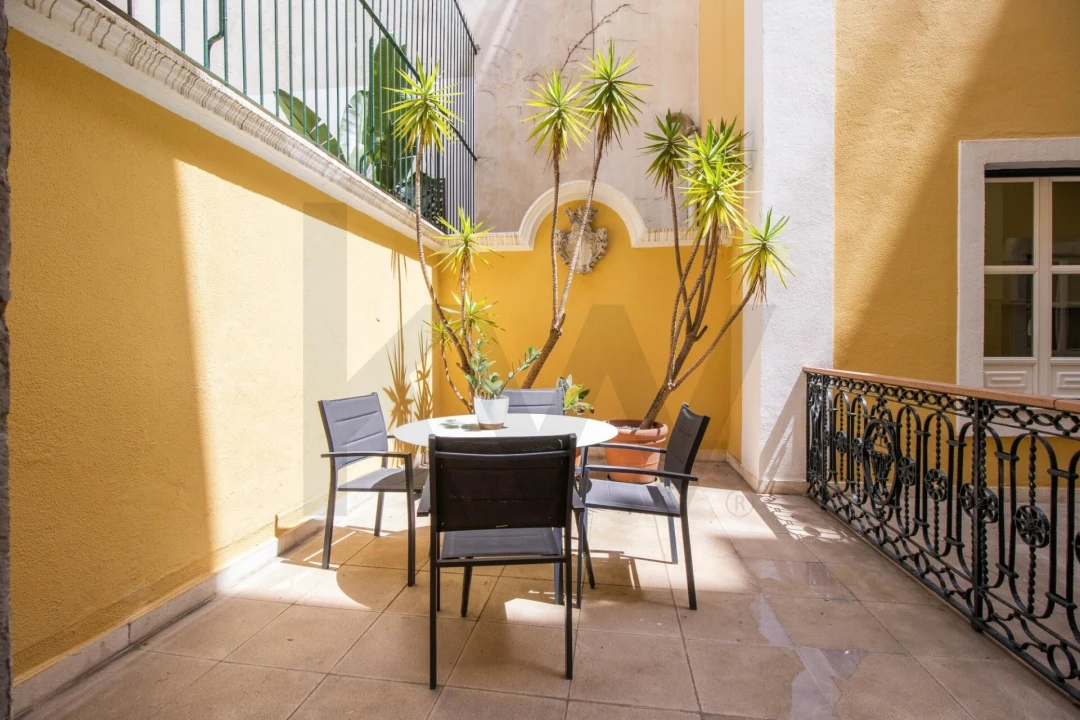 Apartamento T2 para Arrendamento em Santa Maria Maior Foto 2