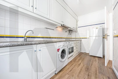 Apartamento T1 para Venda em Santa Maria Maior