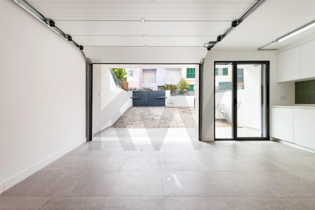 Moradia T4 para Venda em Barcarena Foto 26