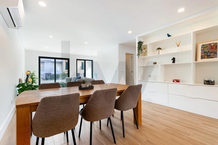 Moradia T4 para Venda em Barcarena Foto 4