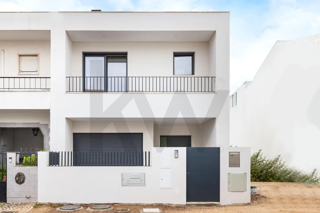 Moradia T4 para Venda em Barcarena Foto 32