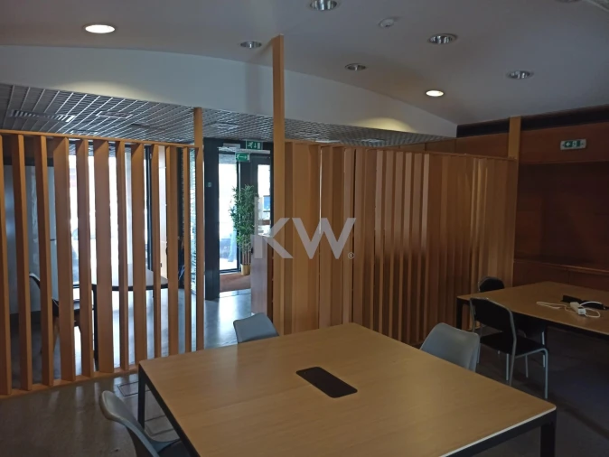 Loja para Arrendamento em Algueirão-Mem Martins Foto 7