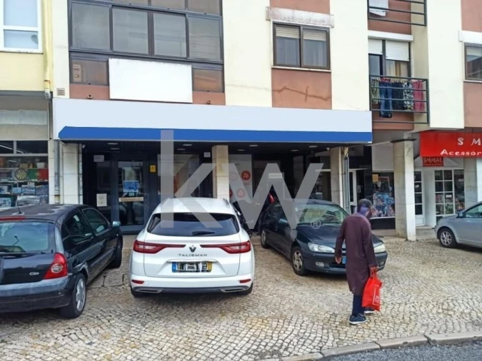 Loja para Arrendamento em Algueirão-Mem Martins Foto 1