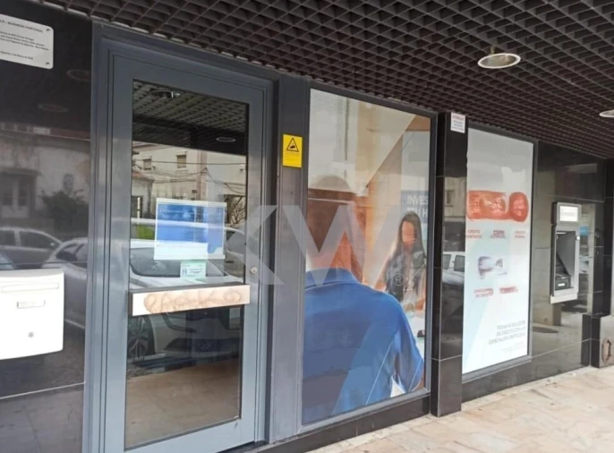 Loja para Arrendamento em Algueirão-Mem Martins Foto 3