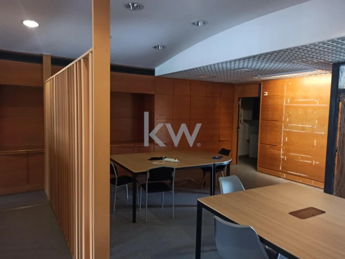 Loja para Arrendamento em Algueirão-Mem Martins Foto 6