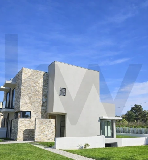 Moradia T4 para Venda em São João das Lampas e Terrugem