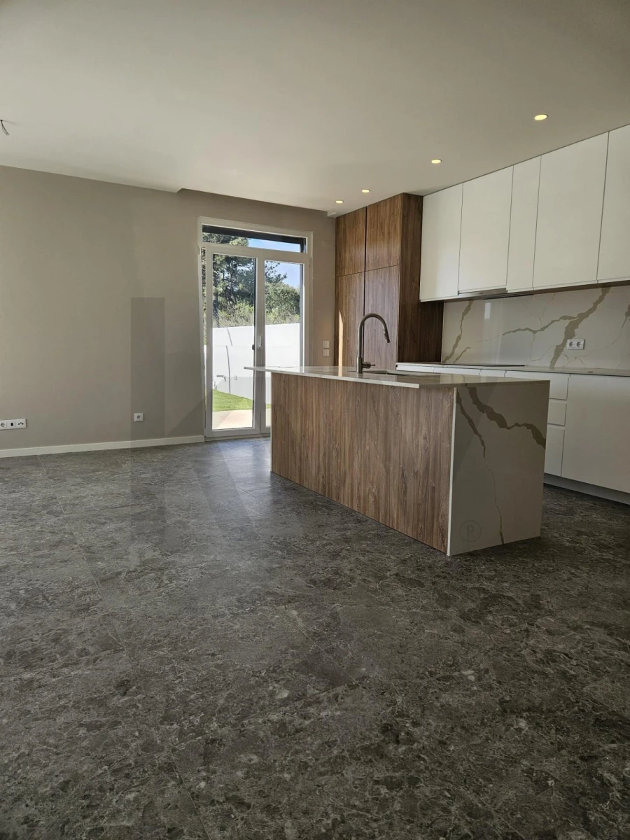 Moradia T4 para Venda em São João das Lampas e Terrugem Foto 5