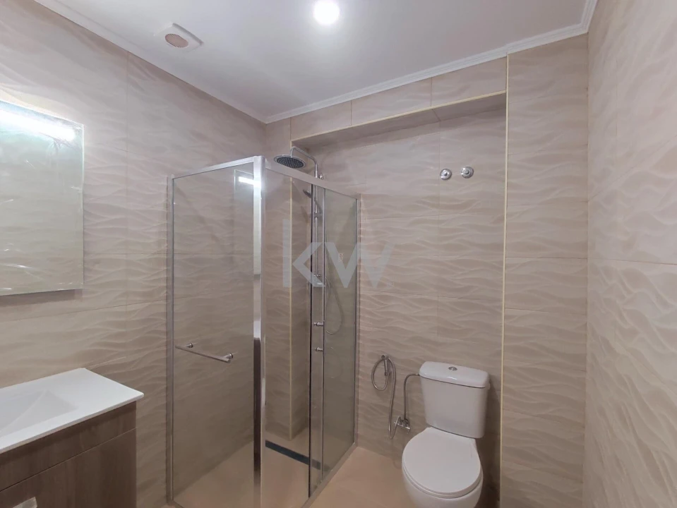 Apartamento T3 para Venda em Alfragide Foto 11