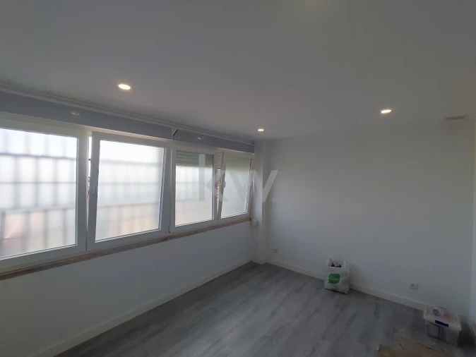 Apartamento T3 para Venda em Alfragide Foto 4