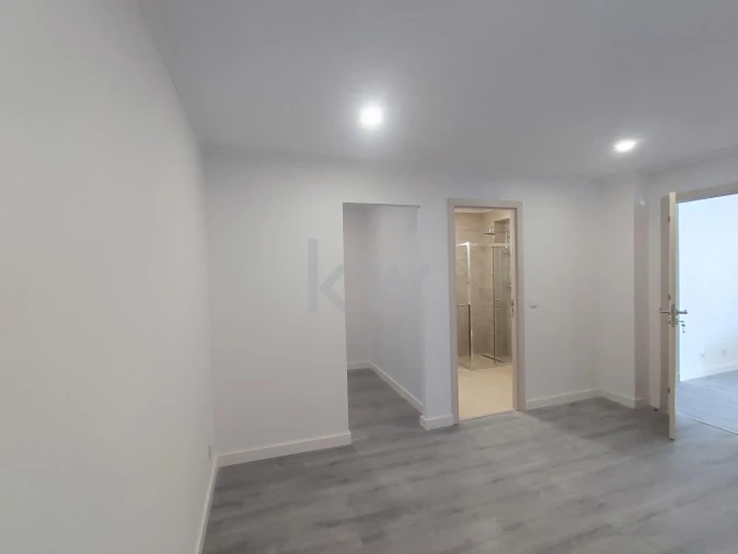 Apartamento T3 para Venda em Alfragide Foto 10