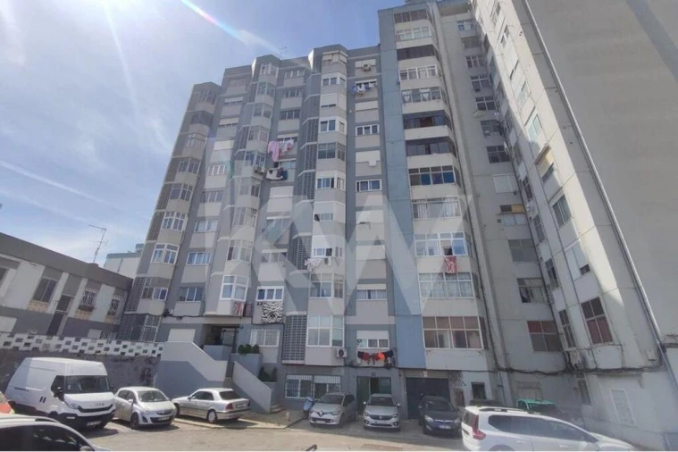 Apartamento T3 para Venda em Alfragide Foto 17