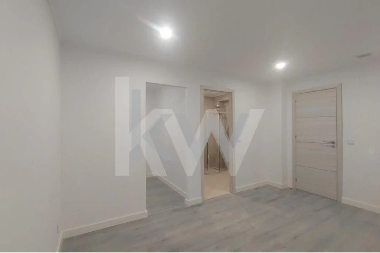 Apartamento T3 para Venda em Alfragide Foto 8