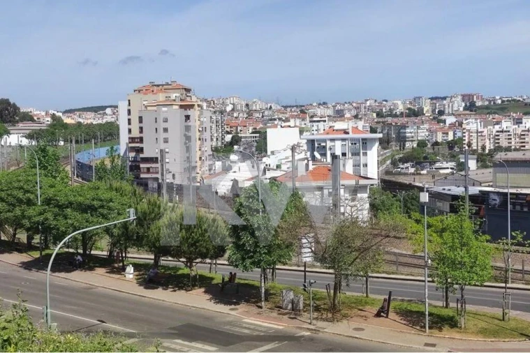 Apartamento T3 para Venda em Alfragide Foto 22