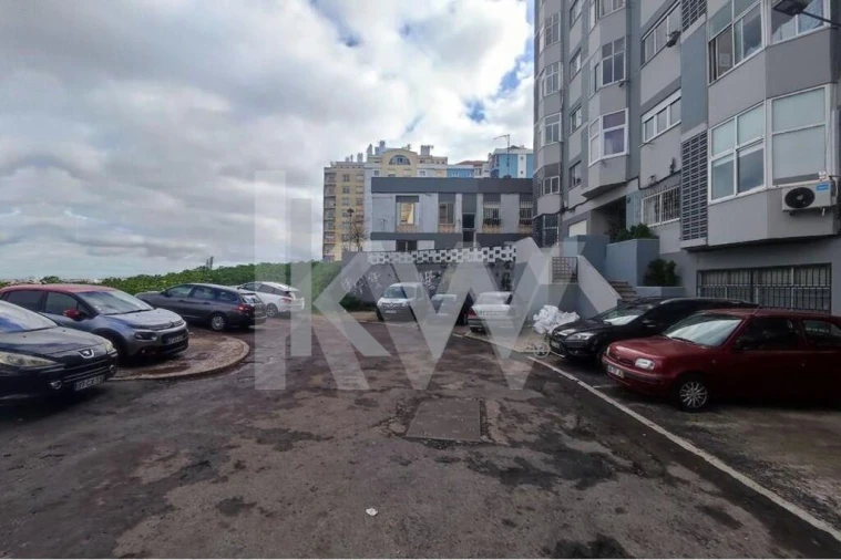 Apartamento T3 para Venda em Alfragide Foto 32