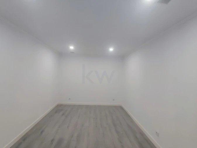 Apartamento T3 para Venda em Alfragide Foto 5