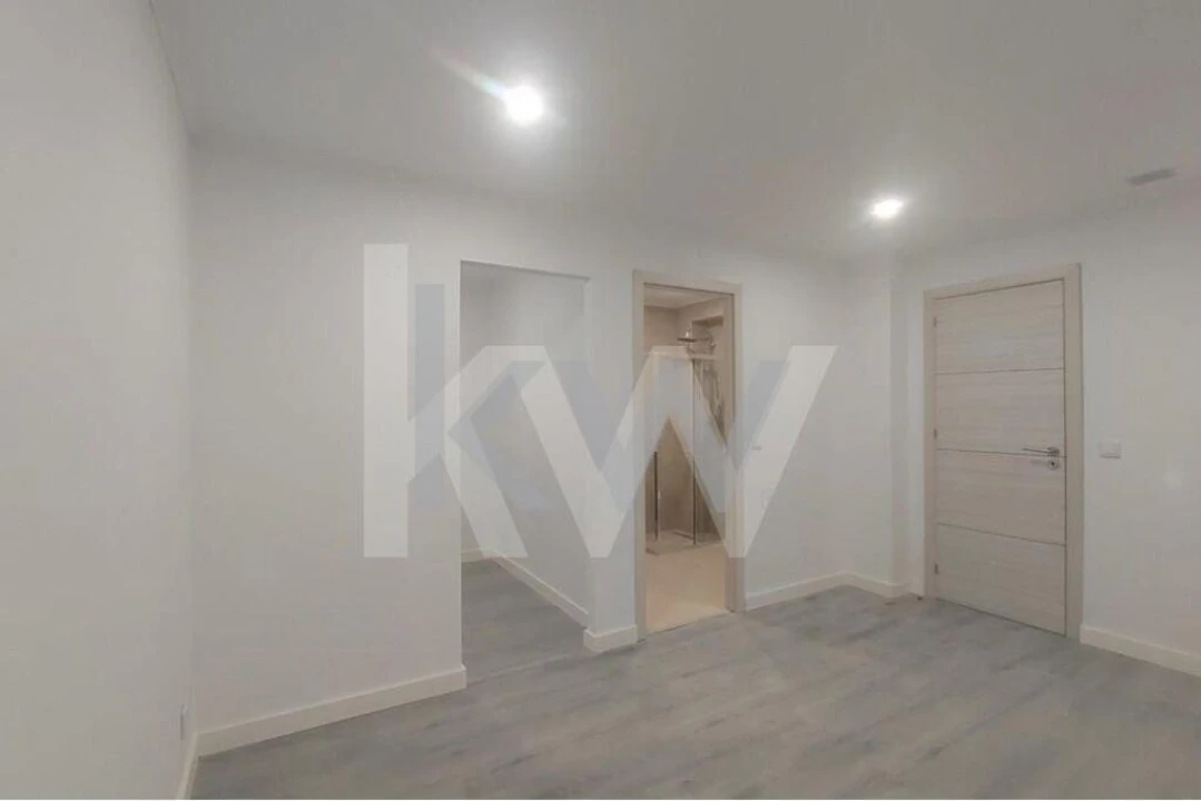 Apartamento T3 para Venda em Alfragide Foto 8